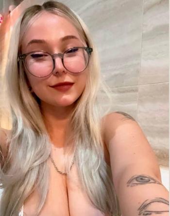 Naughty, 26 Caucasian/White female escort, Fredericton